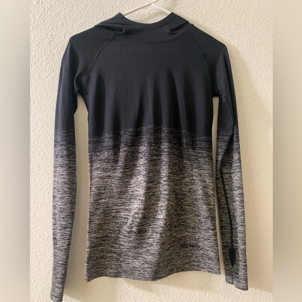 IVY PARK GRADIENT OMBRE LONG SLEEVE HOODIE